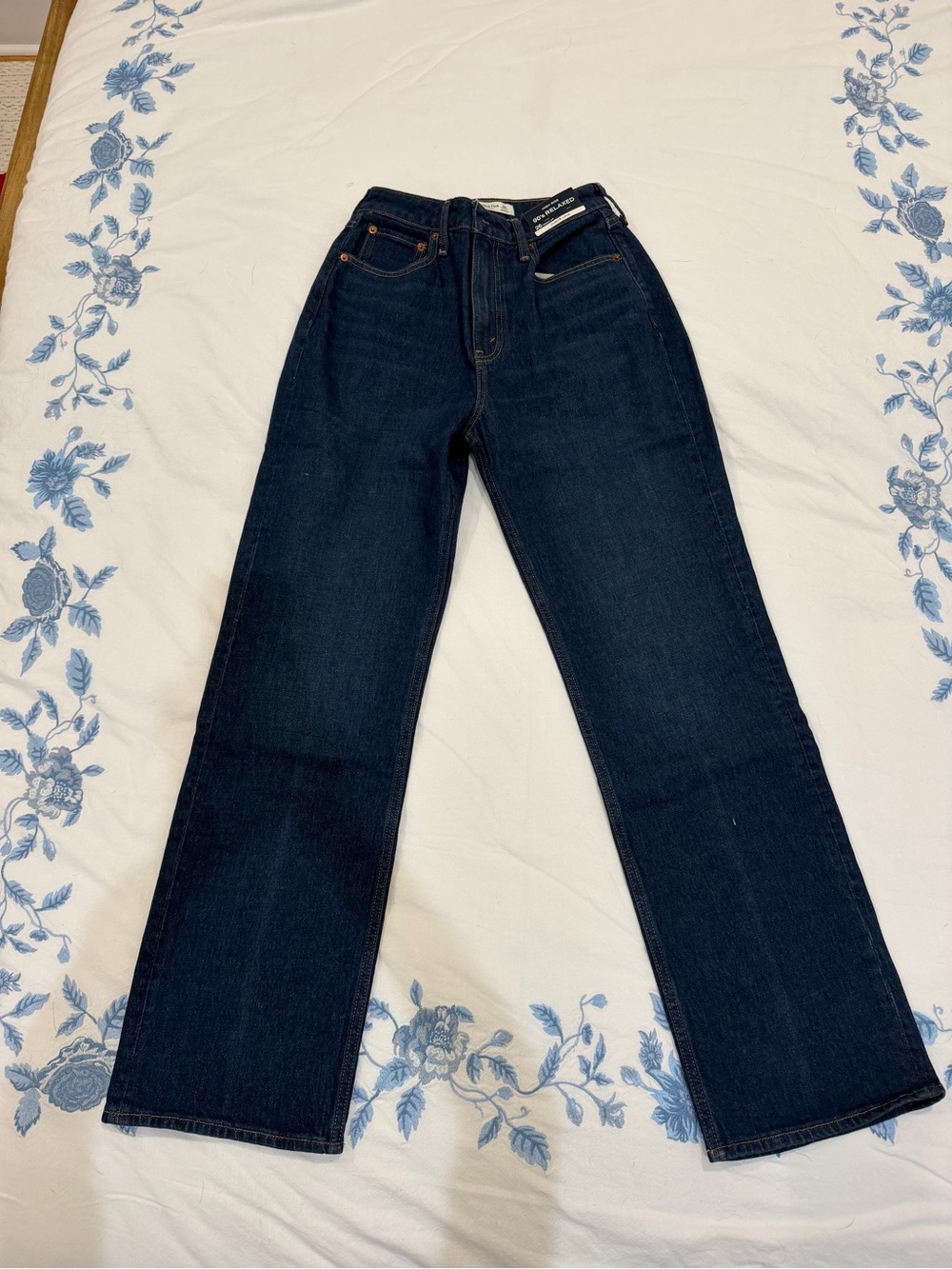 Abercrombie Curve Love High Rise 90s Relaxed Jeans - Picture 3 of 5